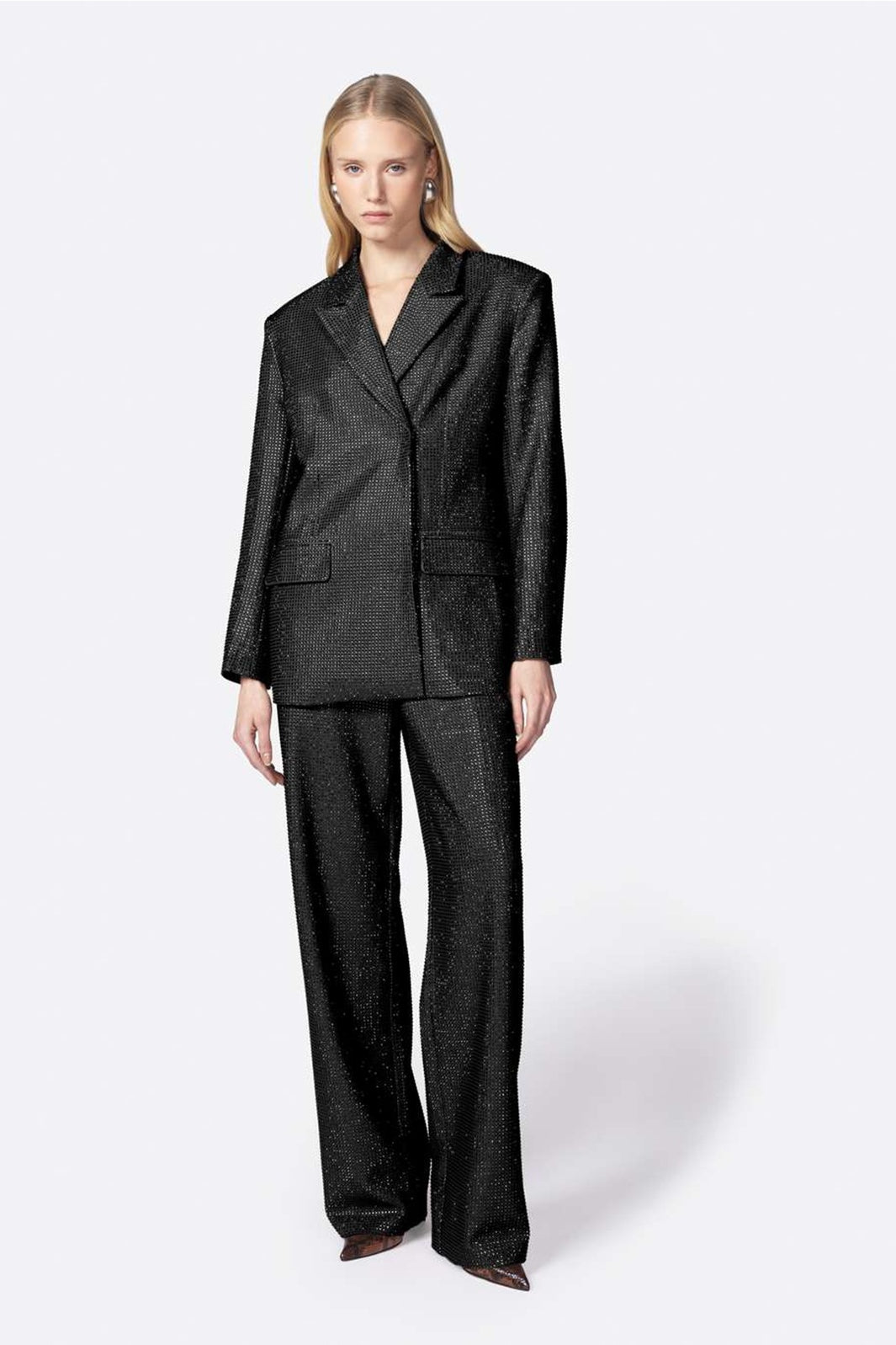 Imarya-giacca-over-doppiopetto-nero-in-satin-con-strass-Twentyfourhaitch_2_4d1687e8-3ea6-4095-9548-8532fc156701.jpg