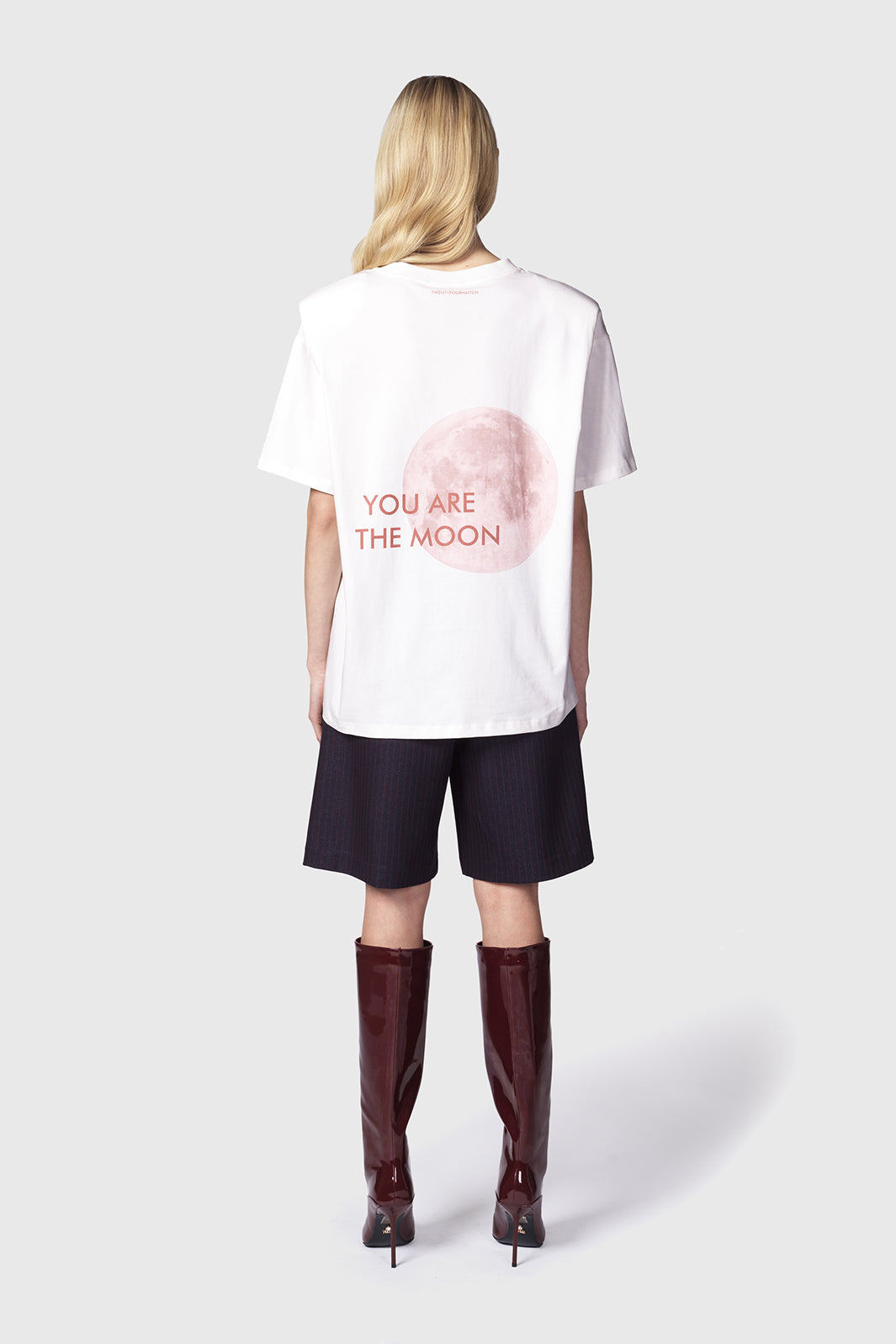 Moon-t-shirt-over-bianco-in-cotone-Twentyfourhaitch_1_2.jpg
