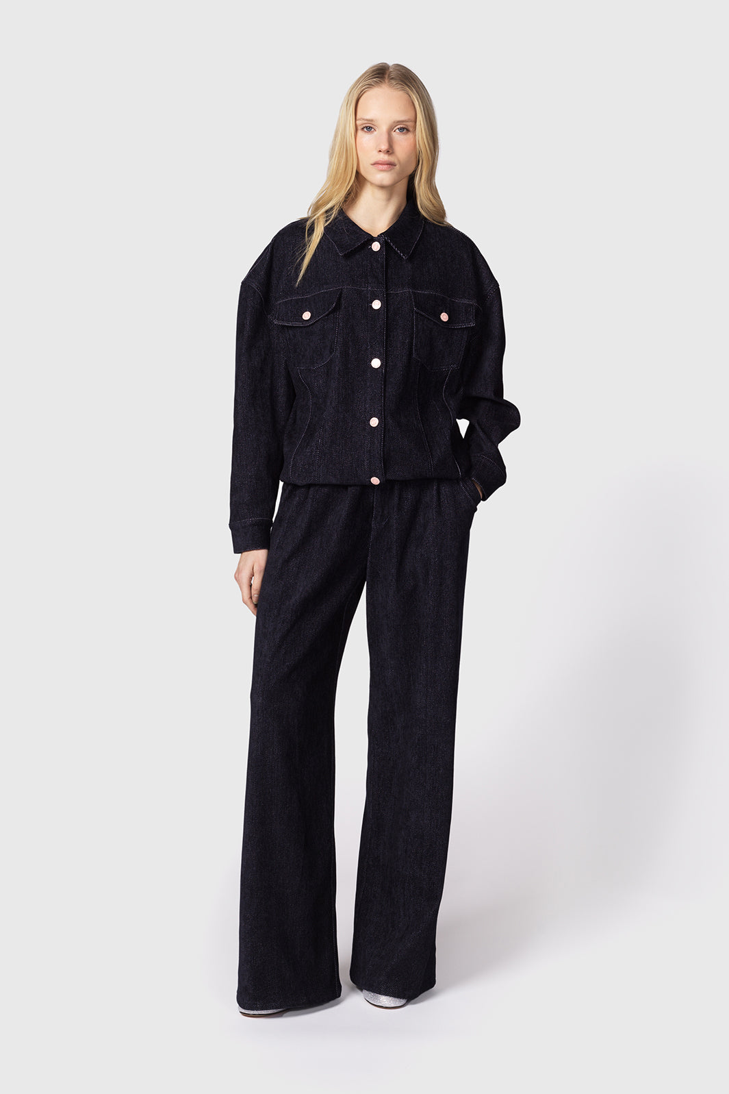 Oslen-camicia-over-blu-in-velluto-Twentyfourhaitch_1_1_c766b241-1584-4032-bd2d-bbed335dc8fa.jpg