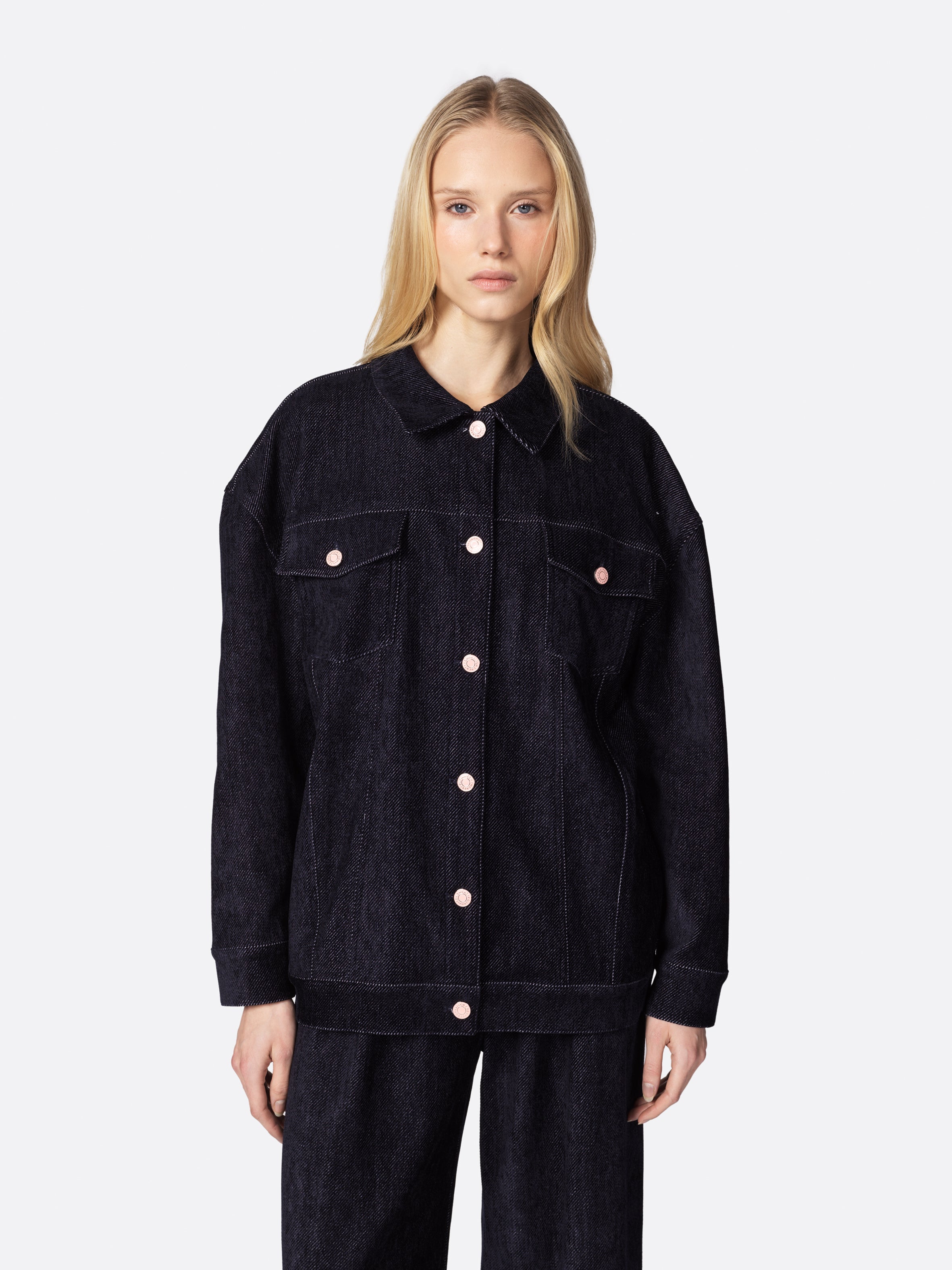 Oslen-camicia-over-blu-in-velluto-Twentyfourhaitch_3.jpg