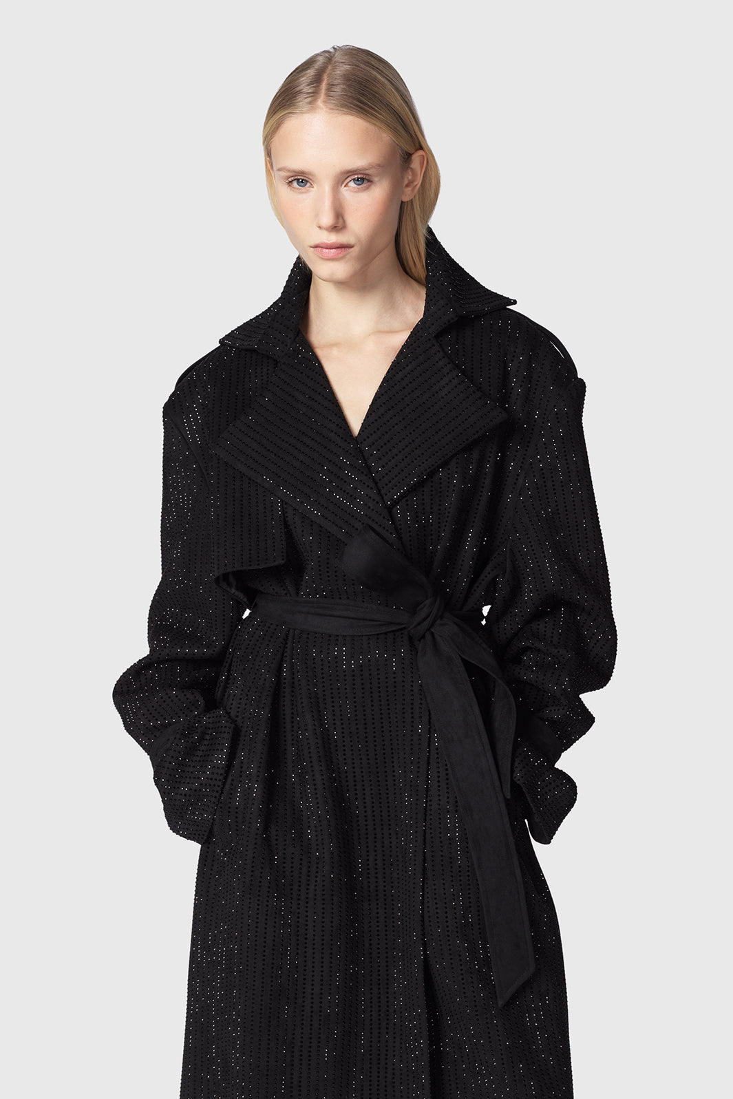 Velia-trench-over-nero-in-effetto-camoscio-con-strass-Twentyfourhaitch_1_3.jpg