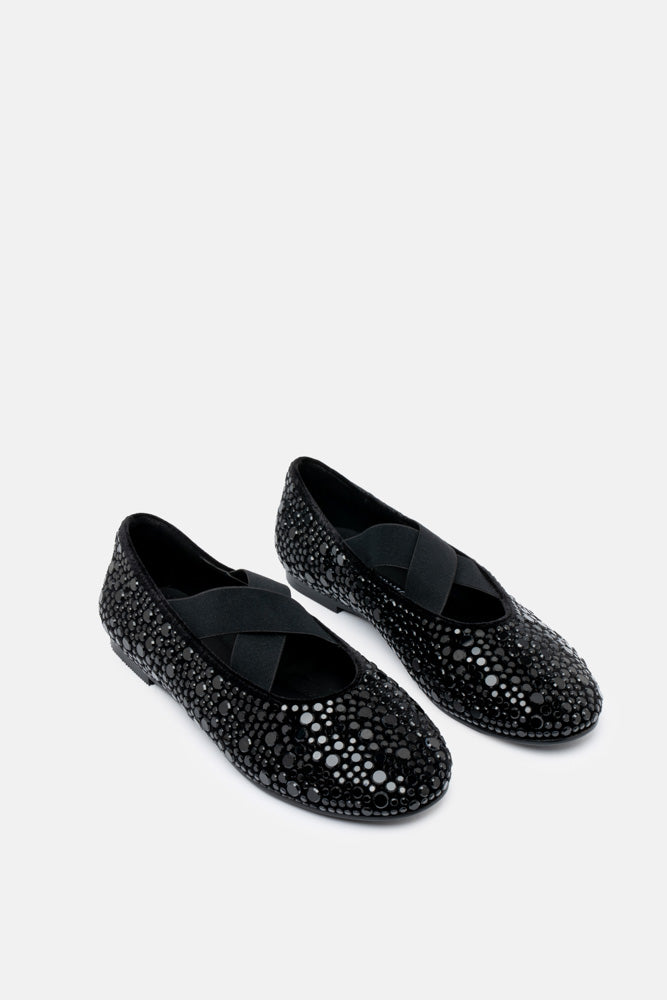 Aevi – black ballet flats | TWENTYFOURHAITCH – three-quarter view