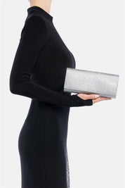 French 75 – clutch argento | TWENTYFOURHAITCH – indossata dalla modella