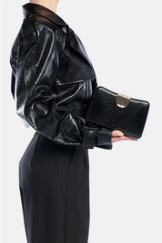 Oleria – clutch nera | TWENTYFOURHAITCH – indossata dalla modella