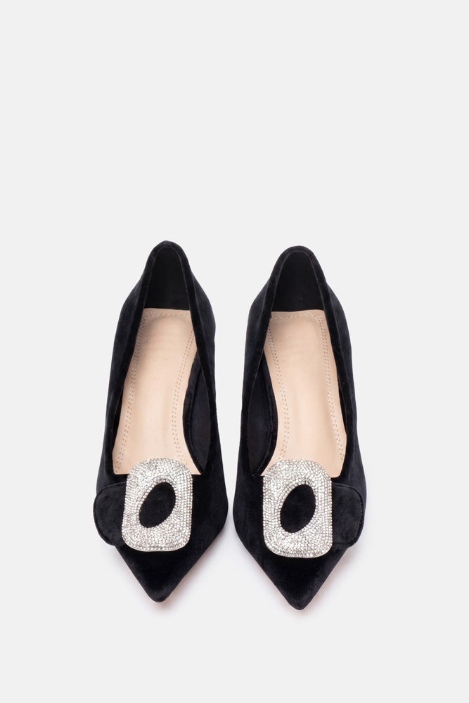 Astrae – black pumps | TWENTYFOURHAITCH – front view