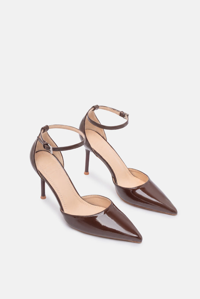 Briala – brown pumps | TWENTYFOURHAITCH – three-quarter view