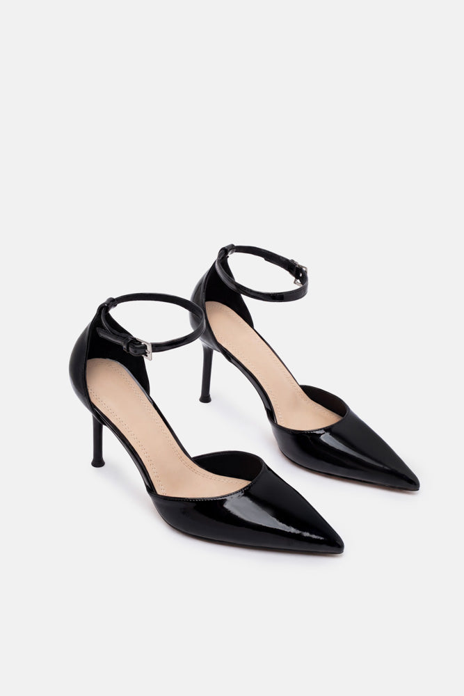 Briala – black pumps | TWENTYFOURHAITCH – three-quarter view