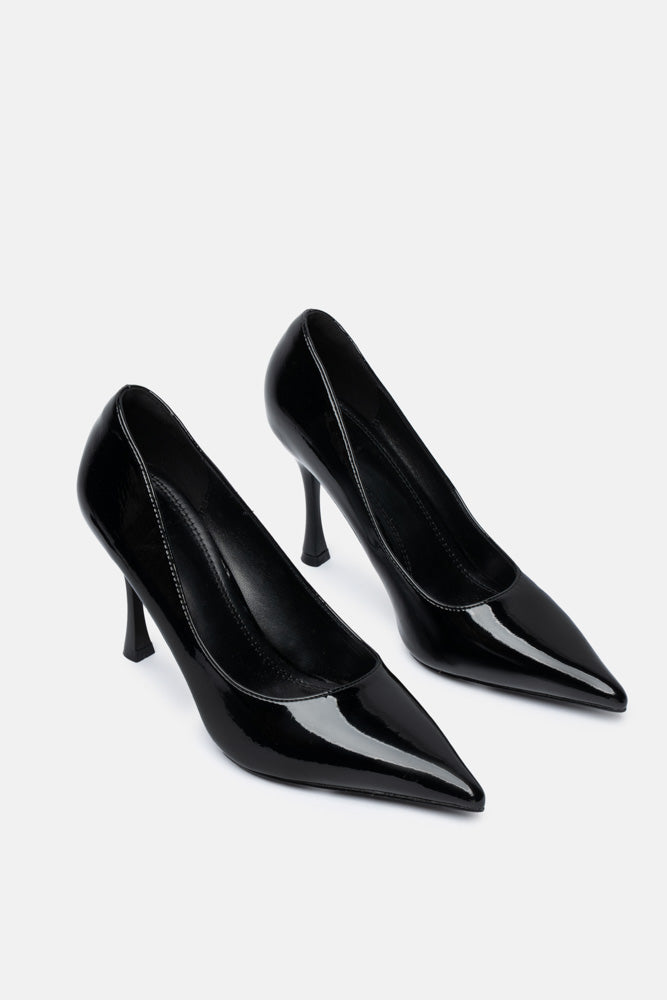 Cylor – black pumps | TWENTYFOURHAITCH – three-quarter view