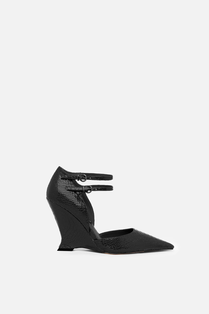Iska – black pumps | TWENTYFOURHAITCH – side view