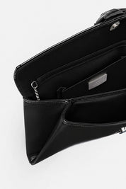 Larken – pochette nera in vernice | TWENTYFOURHAITCH – dettaglio