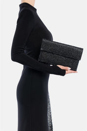 Carena – pochette strass nera | TWENTYFOURHAITCH – indossata dalla modella