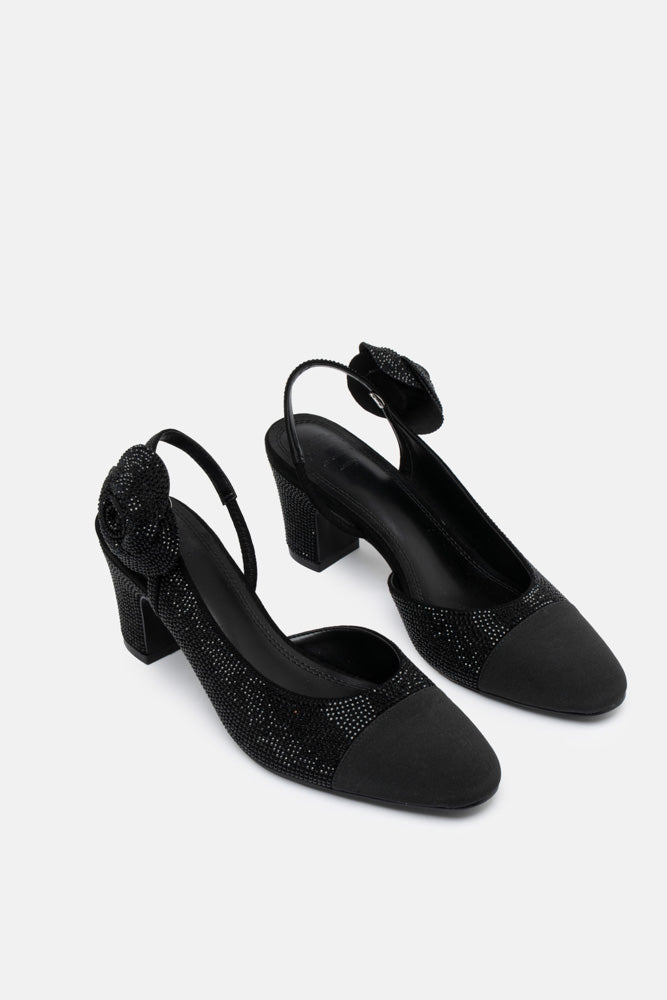 Esea – slingback nero | TWENTYFOURHAITCH – vista tre quarti