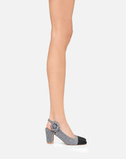 Kriva – slingback grigio nero | TWENTYFOURHAITCH – indossata dalla modella