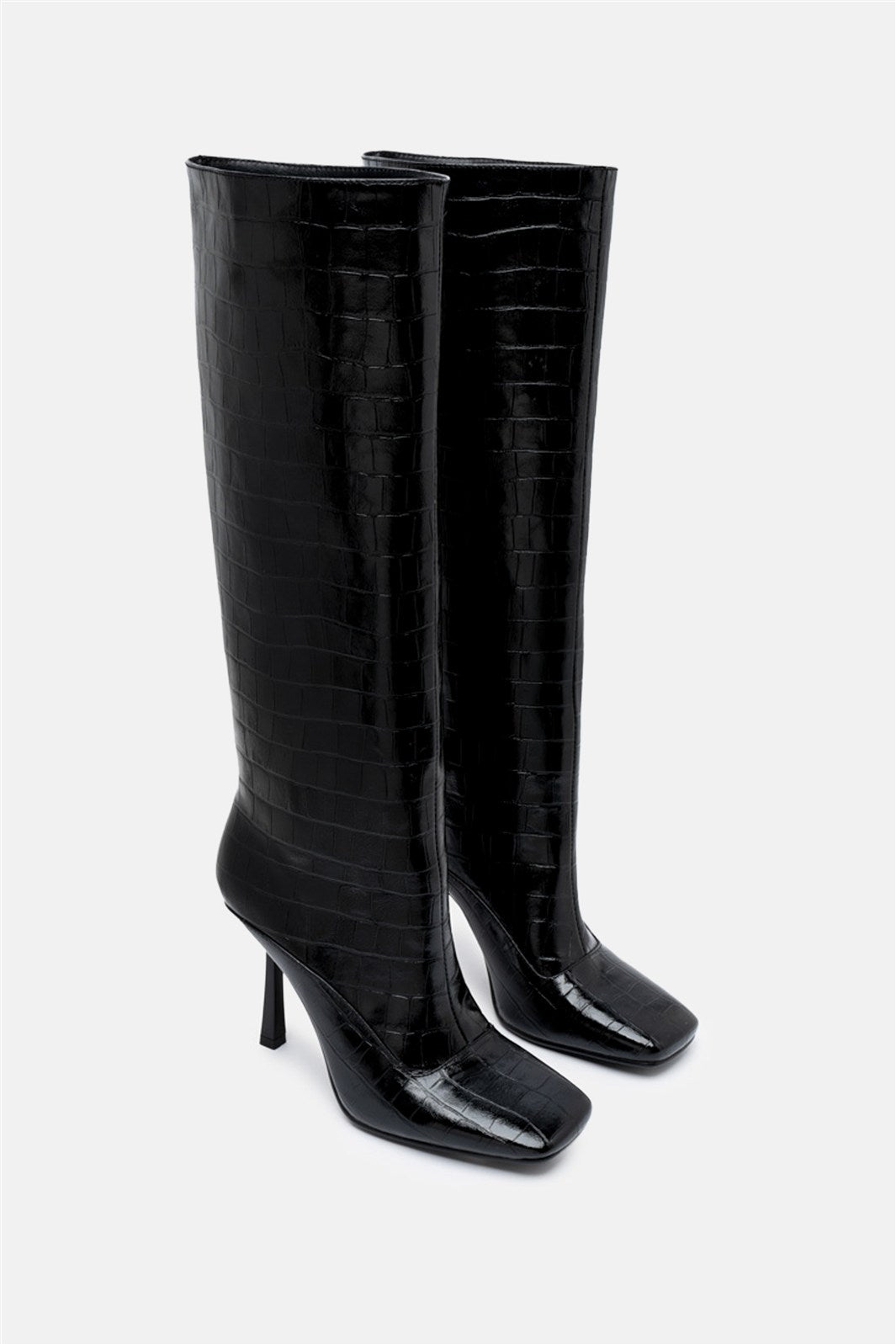 Veoma – black boots | TWENTYFOURHAITCH – three-quarter view
