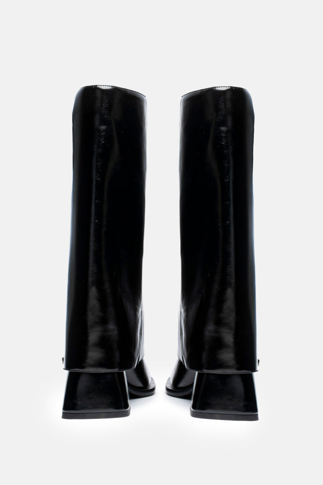 Virea – black boots | TWENTYFOURHAITCH – back view