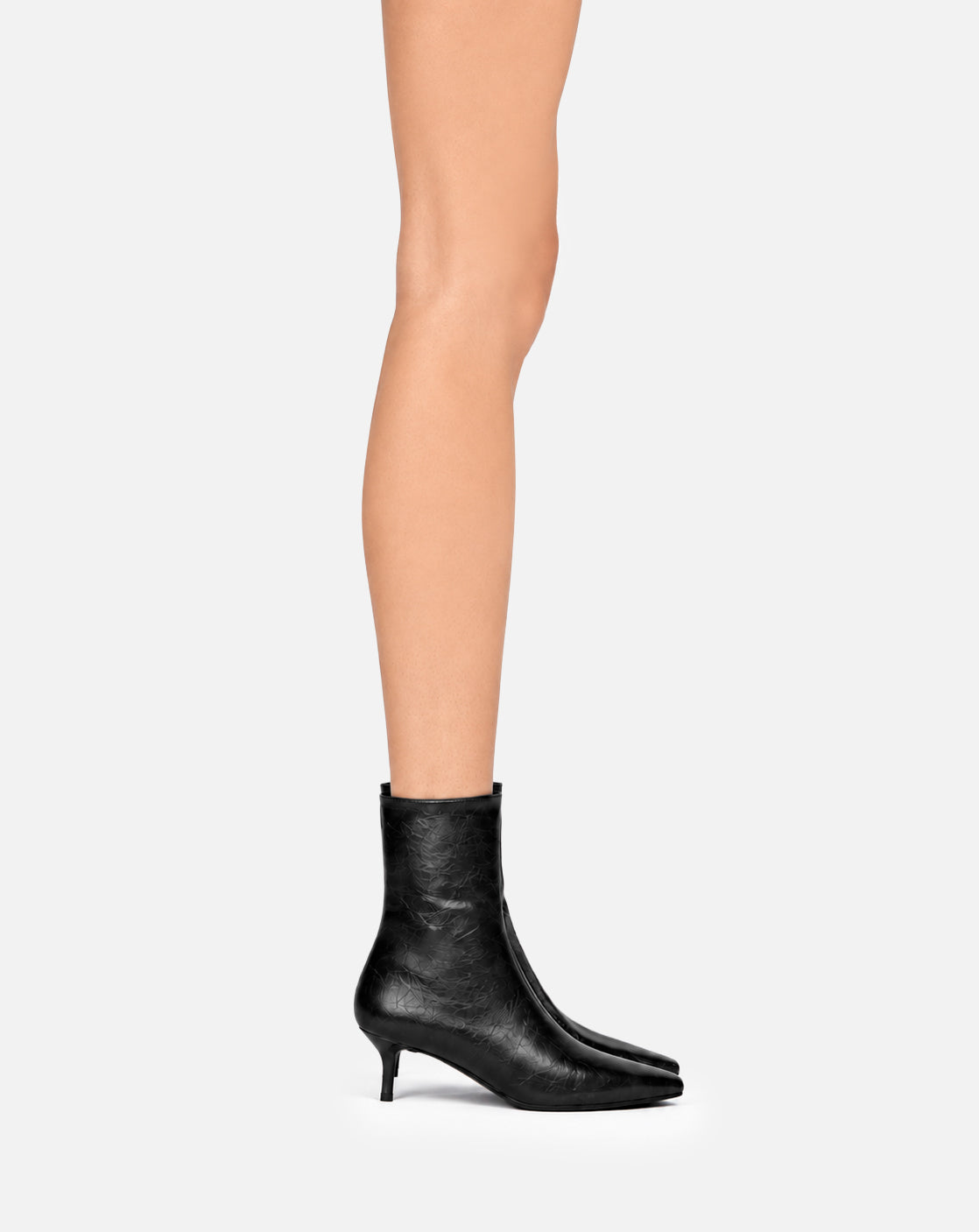 Neyra – black ankle boots | TWENTYFOURHAITCH – worn by model