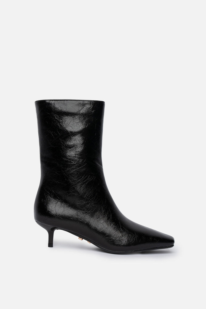 Neyra – black ankle boots | TWENTYFOURHAITCH – side view